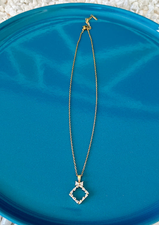 Collier carré d’éclat