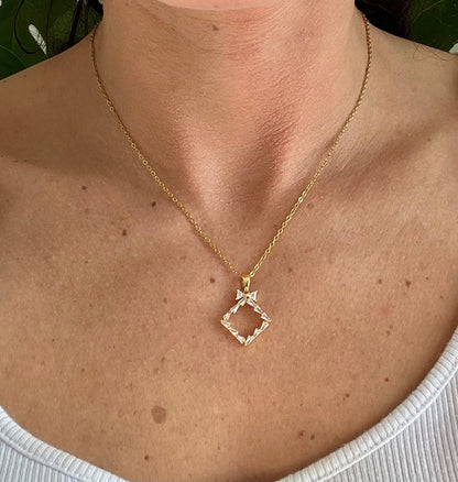 Collier carré d’éclat